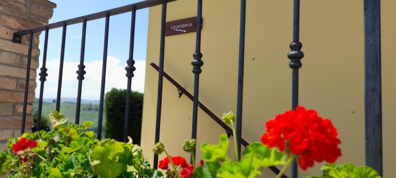 Agriturismo Tenuta Santa Maria Notaresco Εξωτερικό φωτογραφία