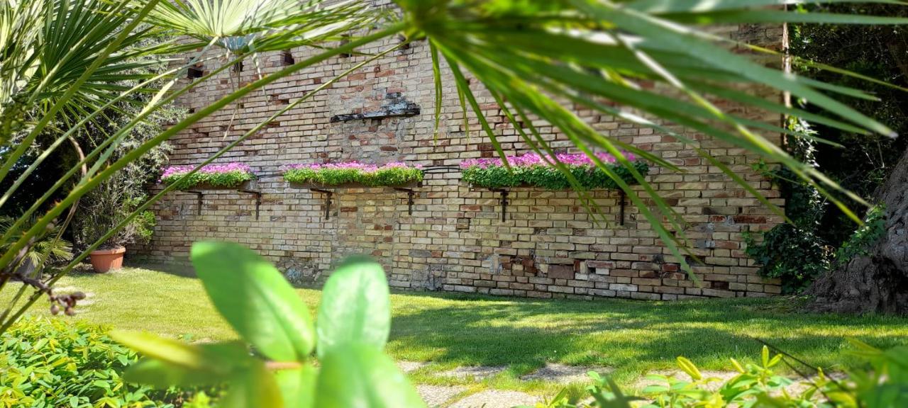 Agriturismo Tenuta Santa Maria Notaresco Εξωτερικό φωτογραφία