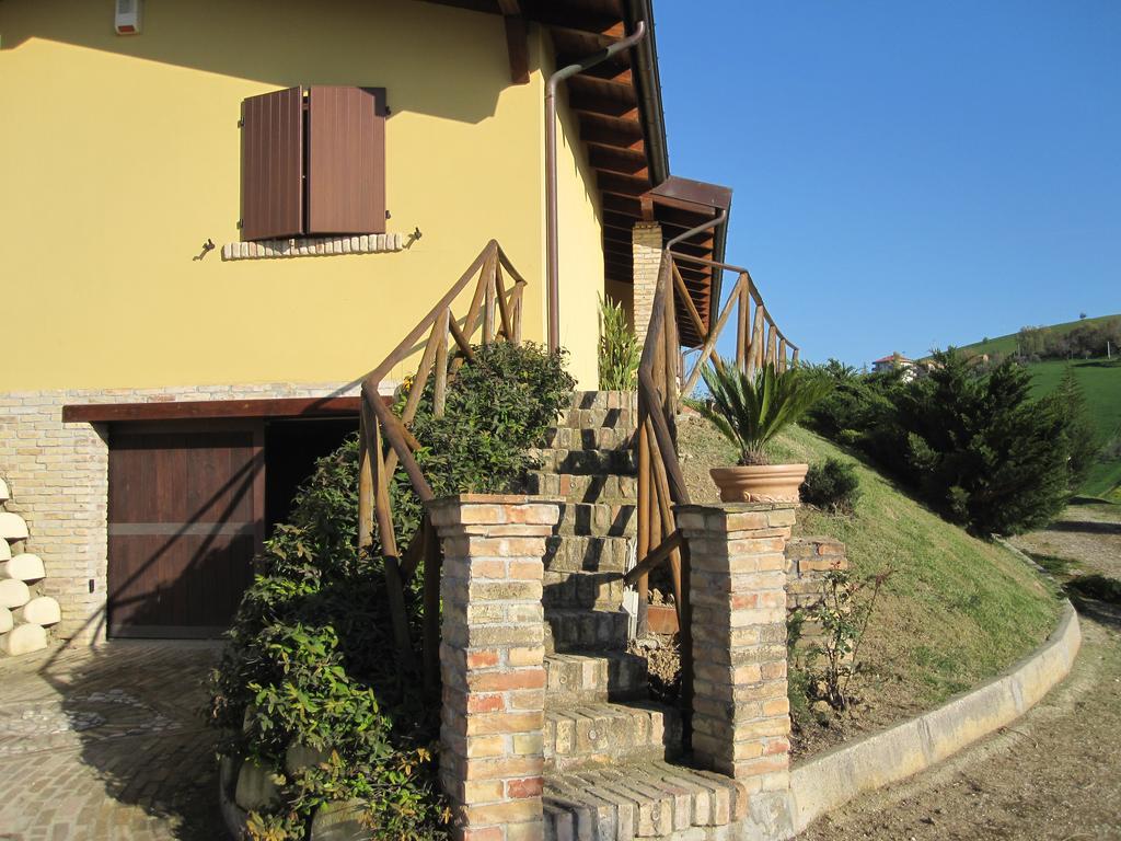 Agriturismo Tenuta Santa Maria Notaresco Εξωτερικό φωτογραφία