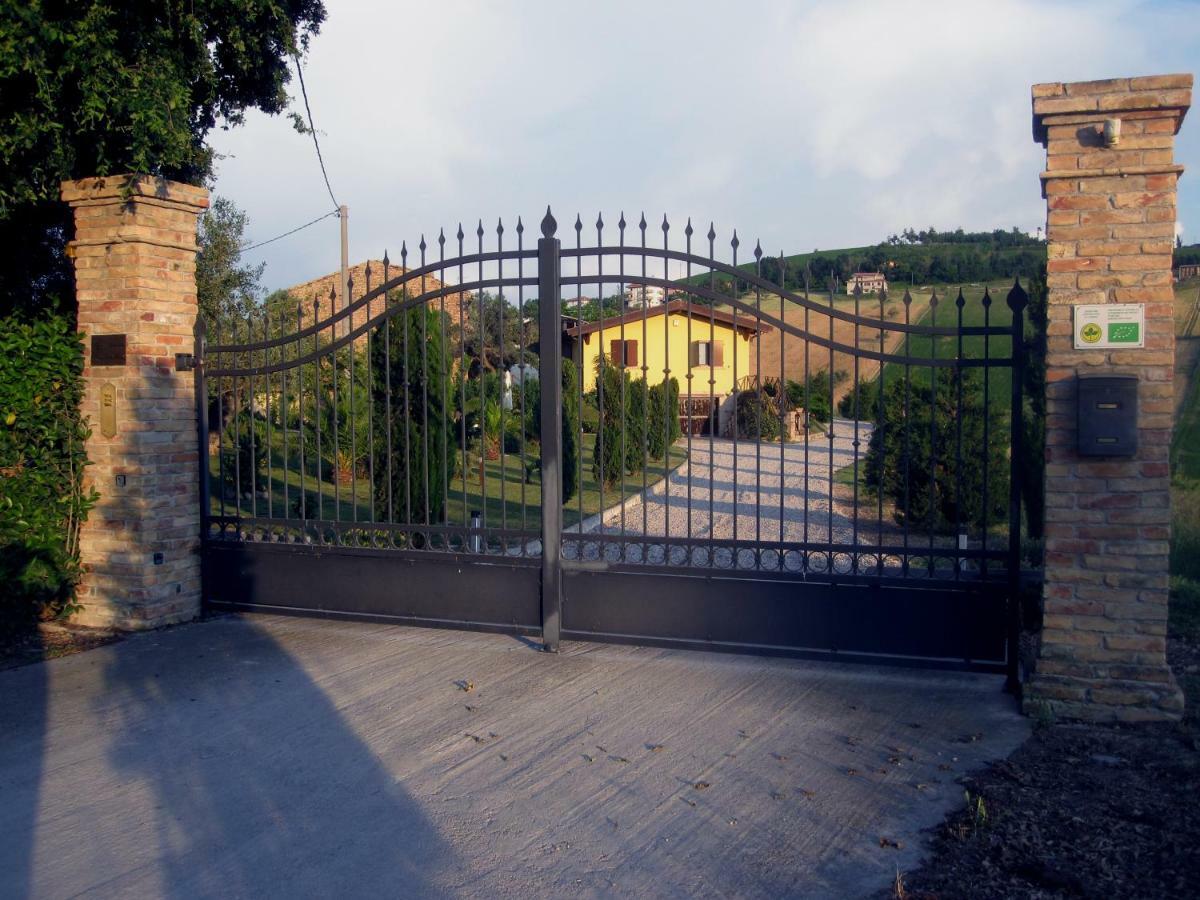 Agriturismo Tenuta Santa Maria Notaresco Εξωτερικό φωτογραφία